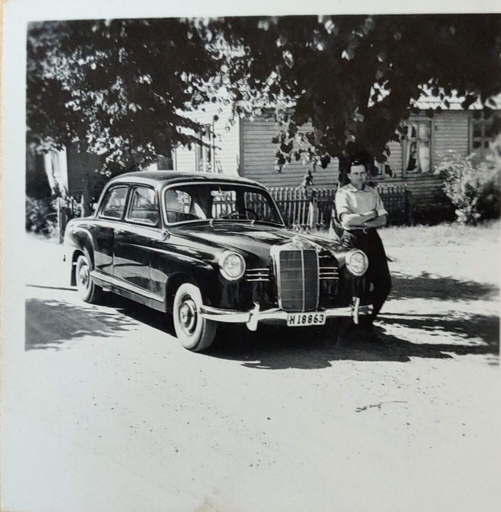 Mercedes taxi