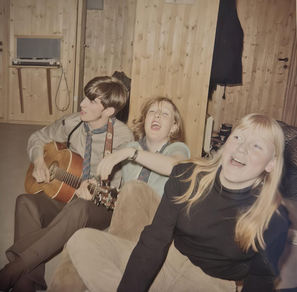 Sjungande seniorscouter